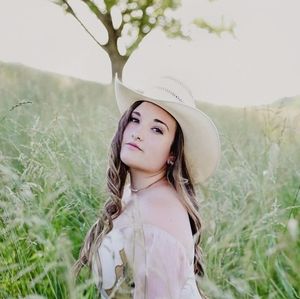 Meet your Posher, Mattea